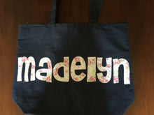 Load image into Gallery viewer, Medium Zippered Tote Bags
